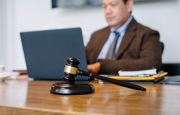 Comment un avocat digital peut garantir votre conformité juridique